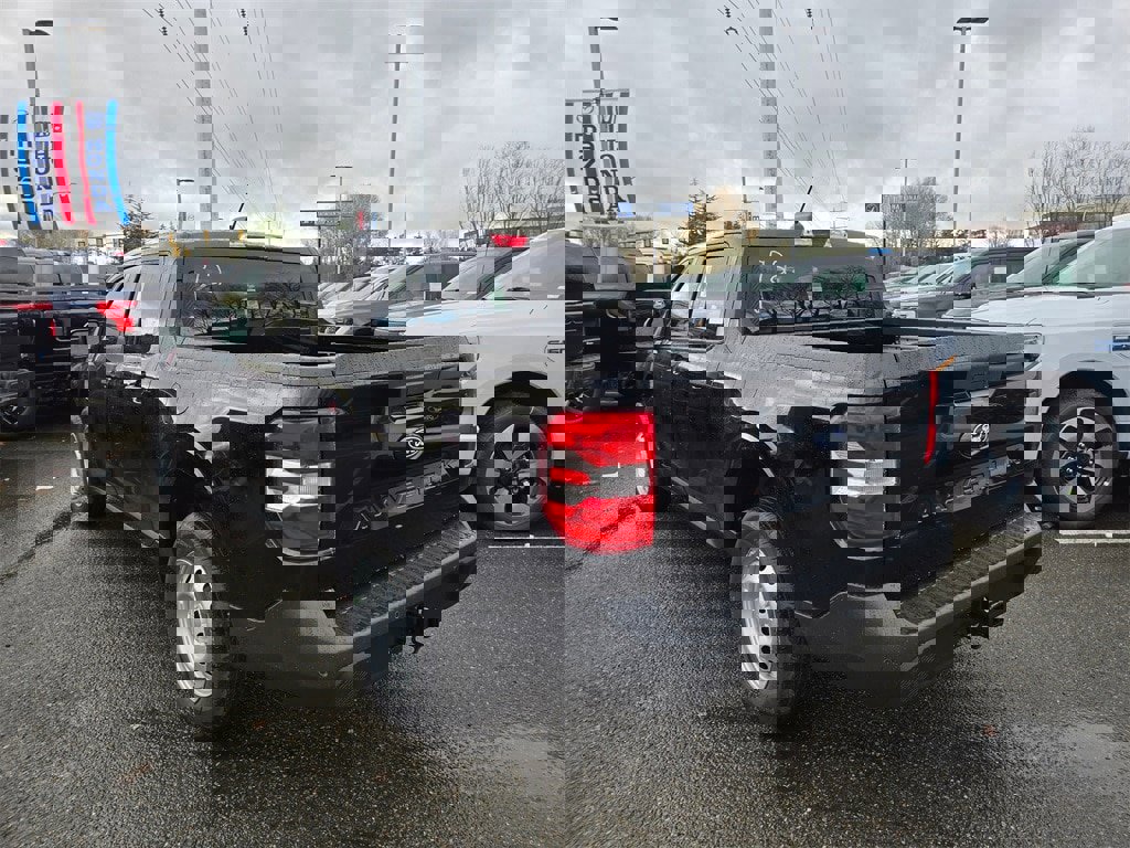 New 2026 Ford Maverick XL image 7