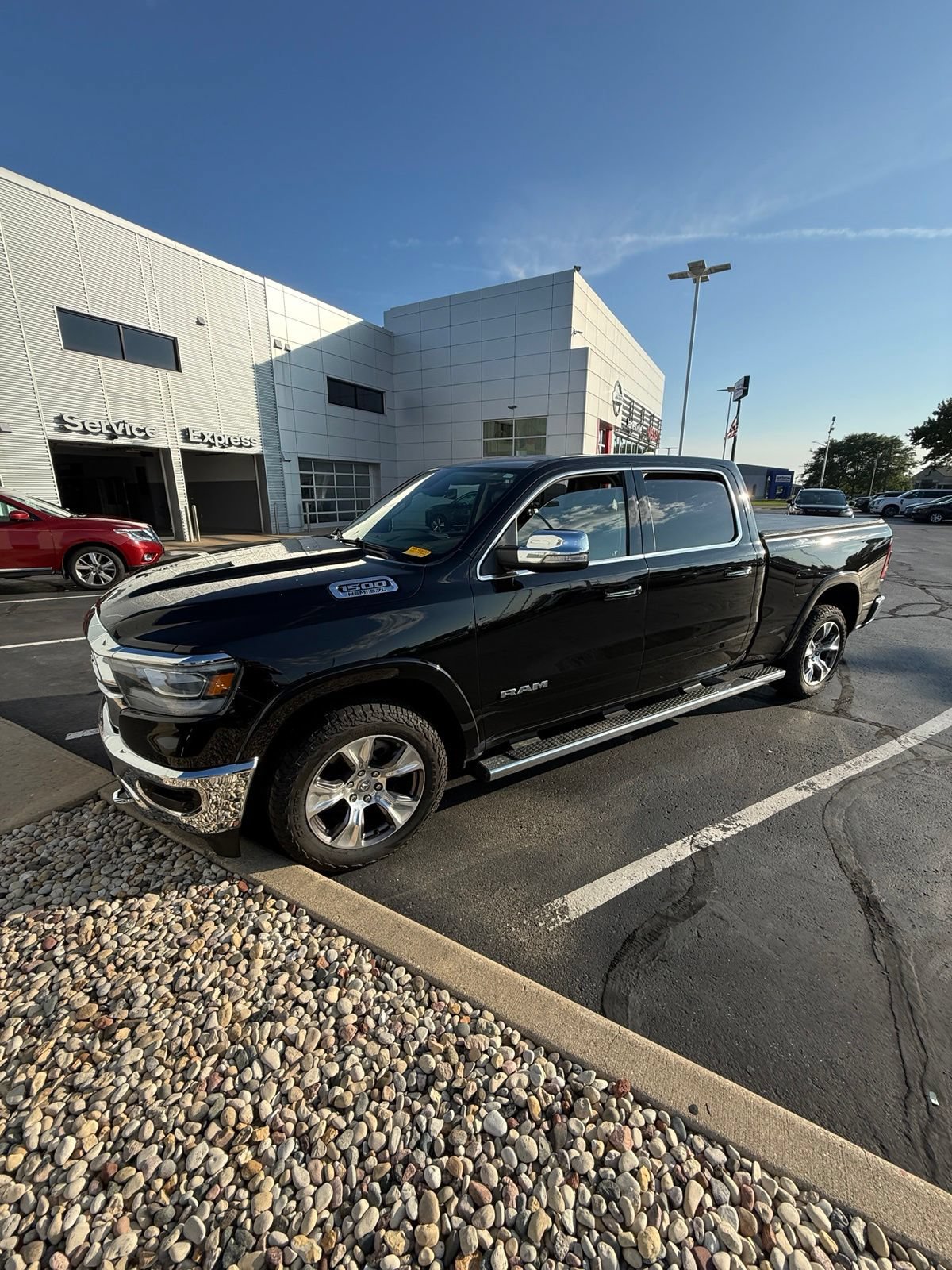 Used 2021 RAM 1500 Laramie AWD/4WD image 1