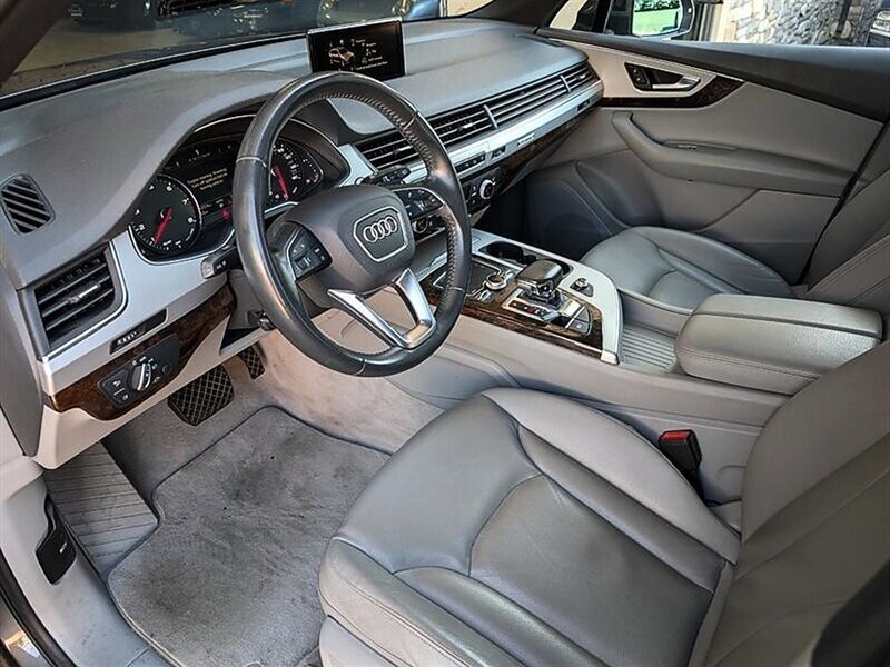 Used 2019 Audi Q7 2.0T Premium w/ Convenience Package AWD/4WD image 2