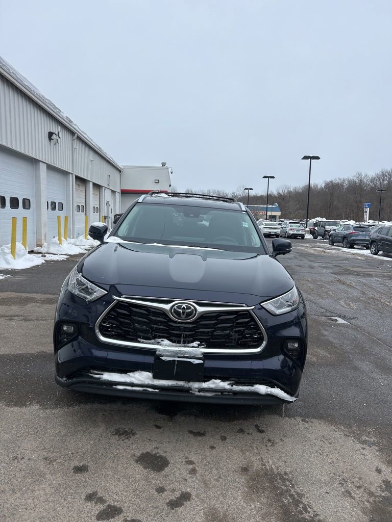 New 2026 Toyota Highlander Limited image 1