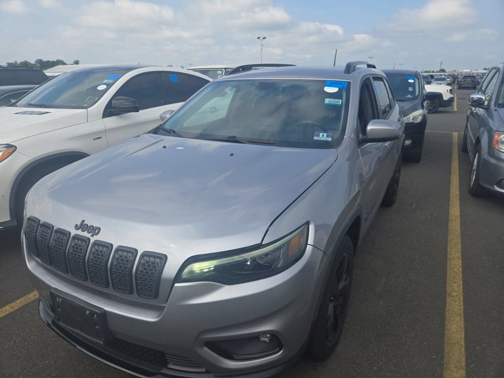 Used 2019 Jeep Cherokee Latitude Plus AWD/4WD image 5