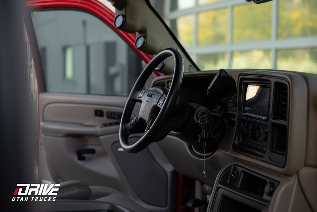 Used 2007 GMC Sierra 2500 SLT w/ Heavy-Duty Power Package image 18