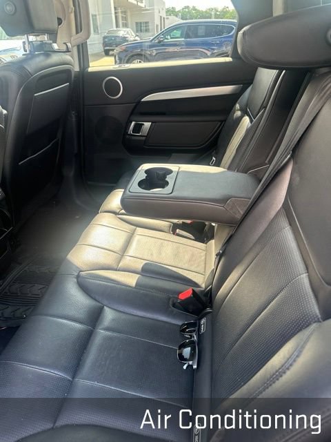 Used 2020 Land Rover Discovery Landmark AWD/4WD image 9