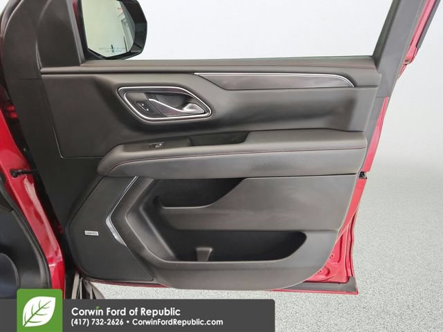 Used 2022 Chevrolet Tahoe RST w/ Luxury Package AWD/4WD image 30