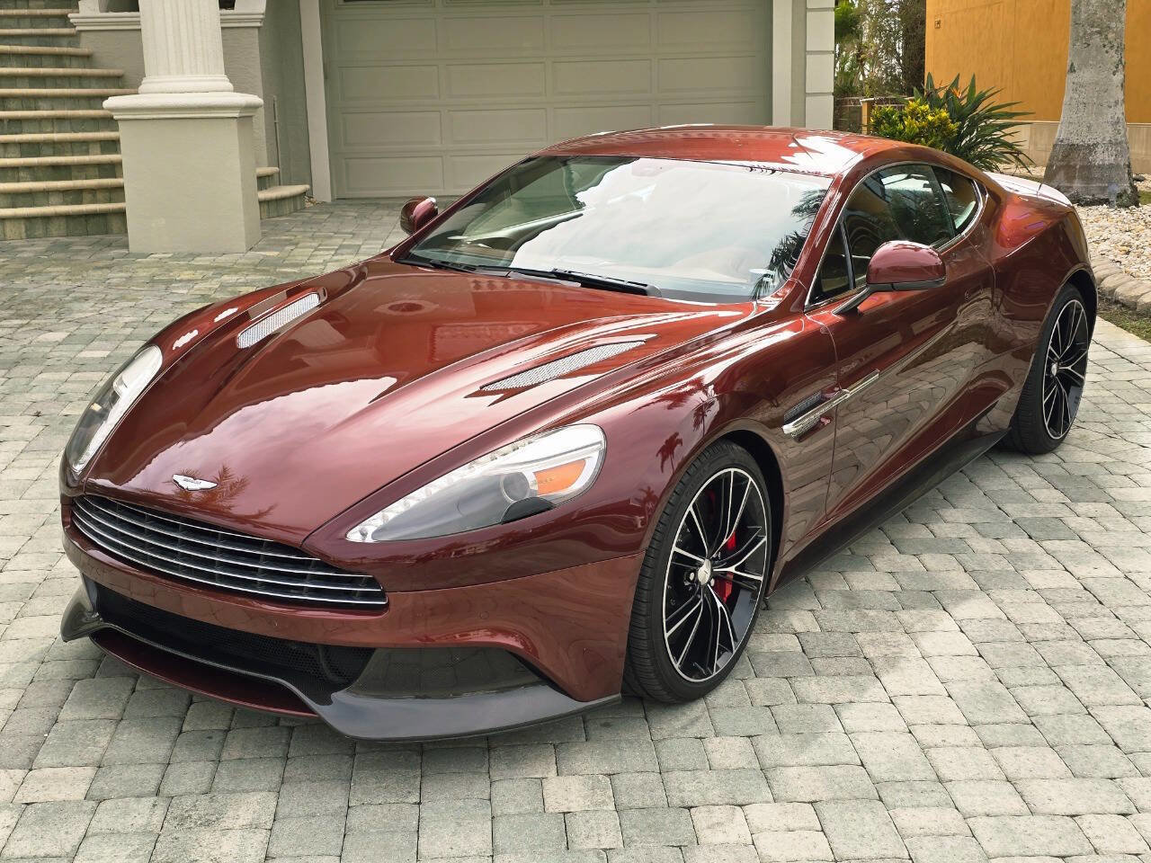 Used 2014 Aston Martin Vanquish Base 2dr Coupe image 29