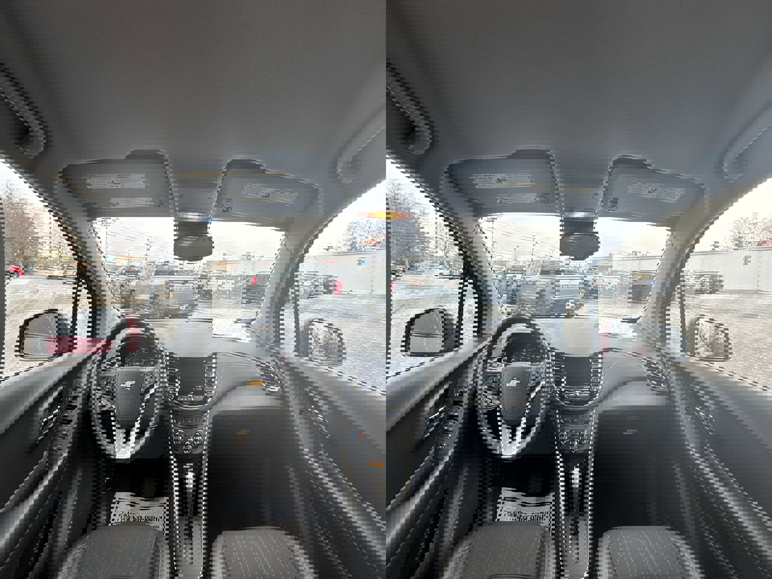 Used 2022 Chevrolet Trax LT w/ LT Convenience Package image 21