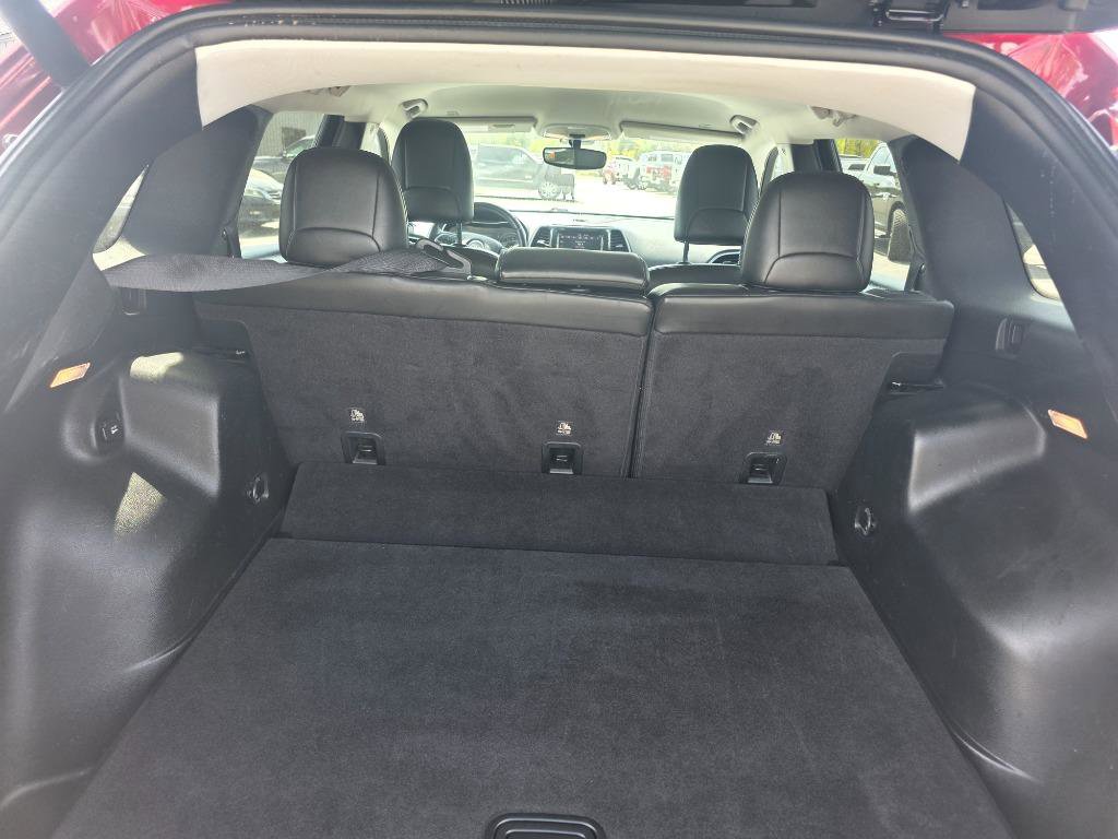 Used 2019 Jeep Cherokee Limited image 13