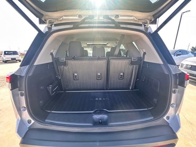 Certified 2022 Nissan Pathfinder SV w/ SV Premium Package image 10