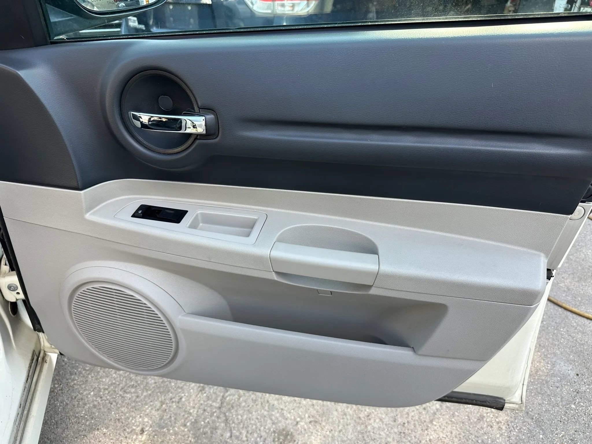 Used 2005 Dodge Magnum SE w/ Convenience Group I RWD image 17