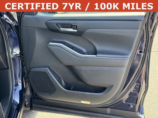 Used 2023 Toyota Highlander XLE image 5