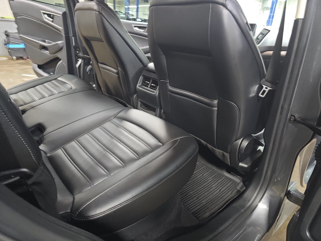 Used 2023 Ford Edge SEL w/ Convenience Package AWD/4WD image 13