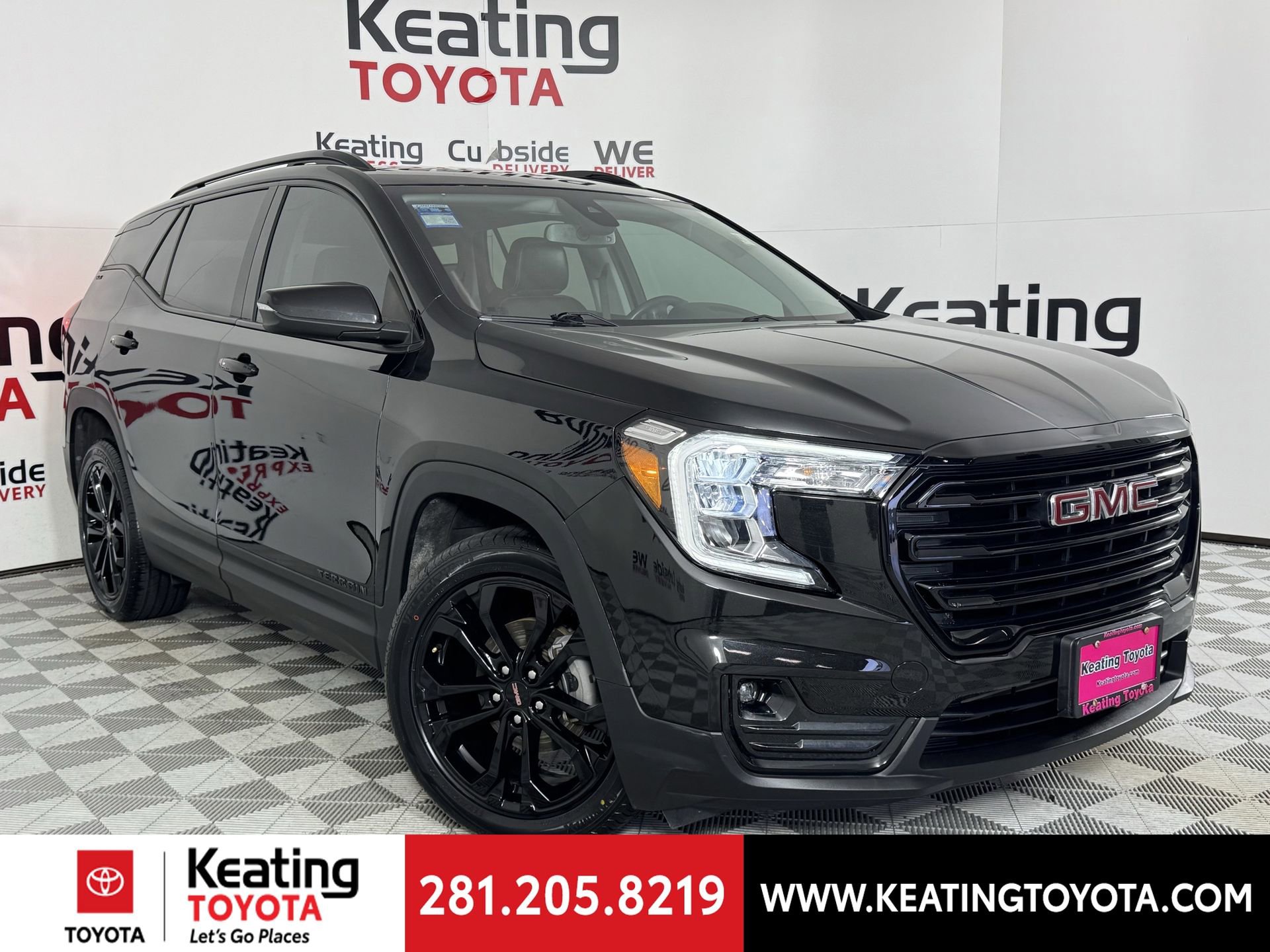 Used 2022 GMC Terrain SLT w/ Infotainment Package II image 2