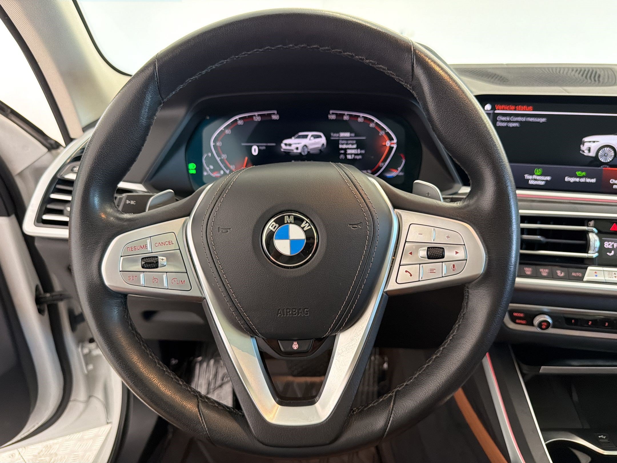 Used 2022 BMW X7 xDrive40i w/ Cold Weather Package AWD/4WD image 11