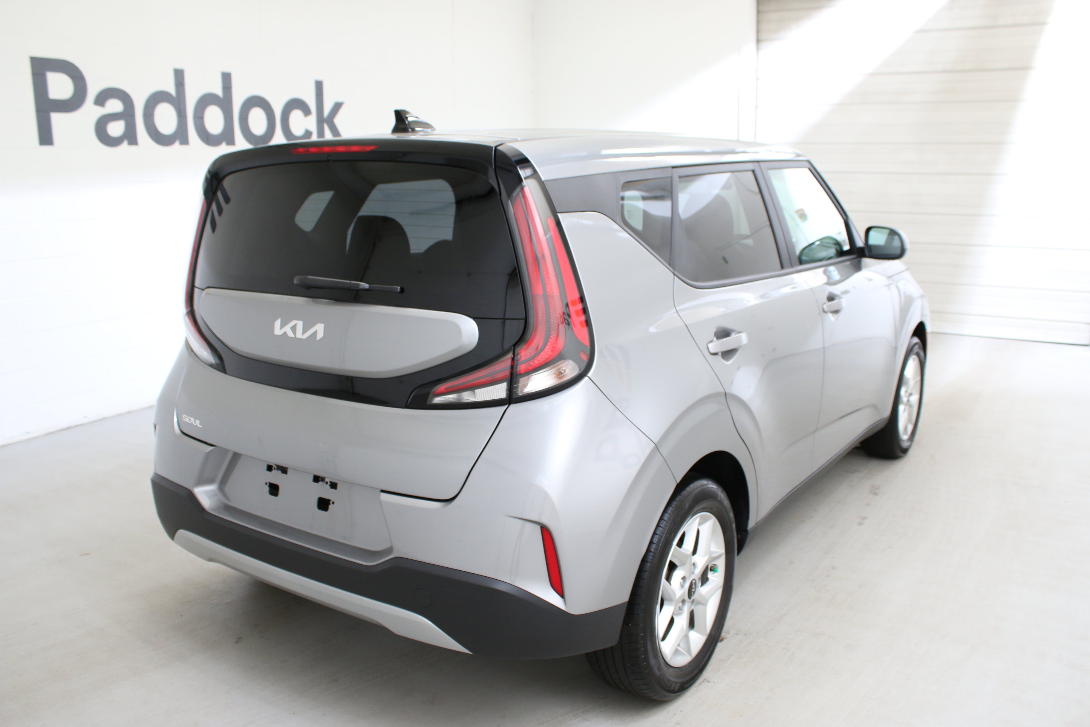 Used 2023 Kia Soul LX w/ LX Technology Package FWD image 9