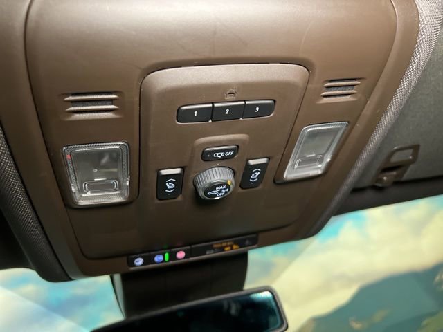 Used 2023 GMC Yukon XL SLT w/ SLT Luxury Package image 49