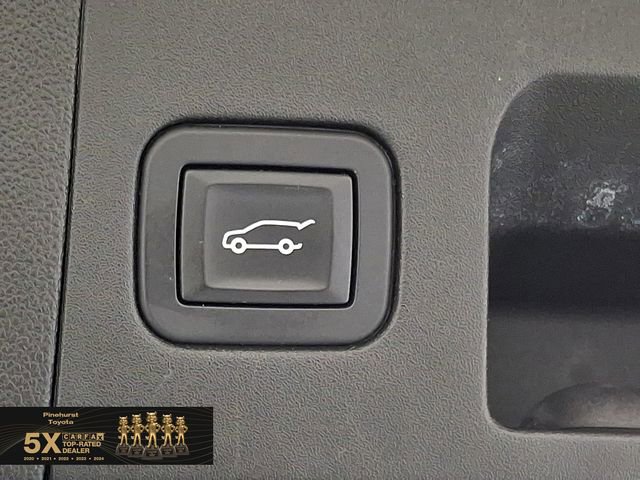 Used 2017 Cadillac XT5 Luxury w/ Driver Awareness Package FWD image 35