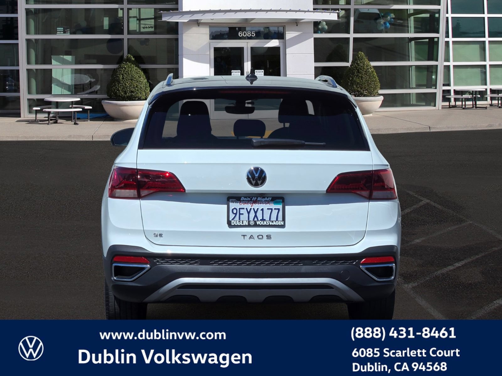 Certified 2023 Volkswagen Taos SE FWD image 5