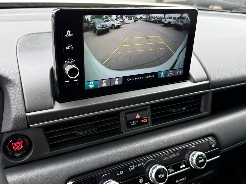 Certified 2025 Honda Pilot Touring image 28