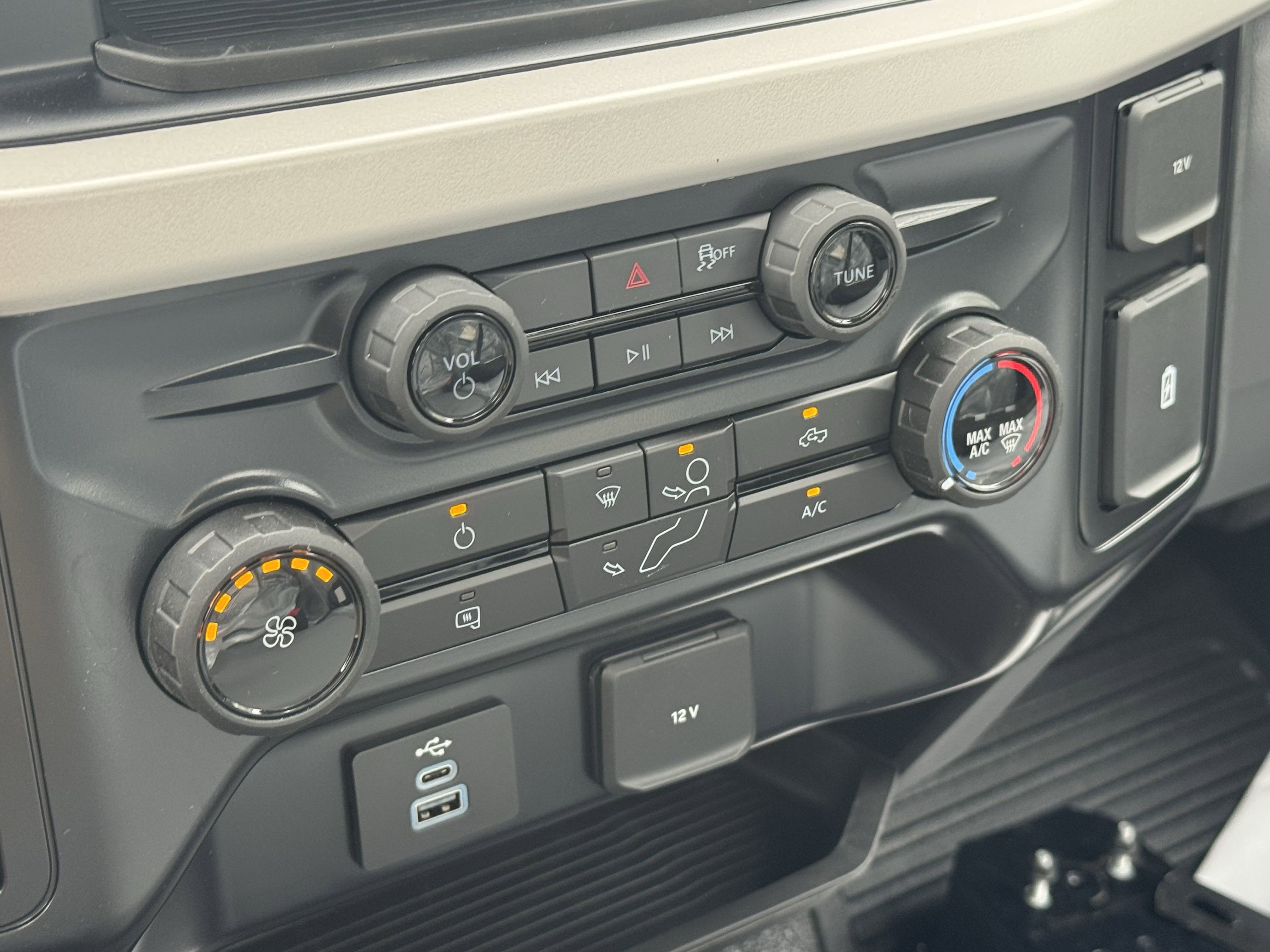 New 2025 Ford F450 XL w/ XL Chrome Package image 22