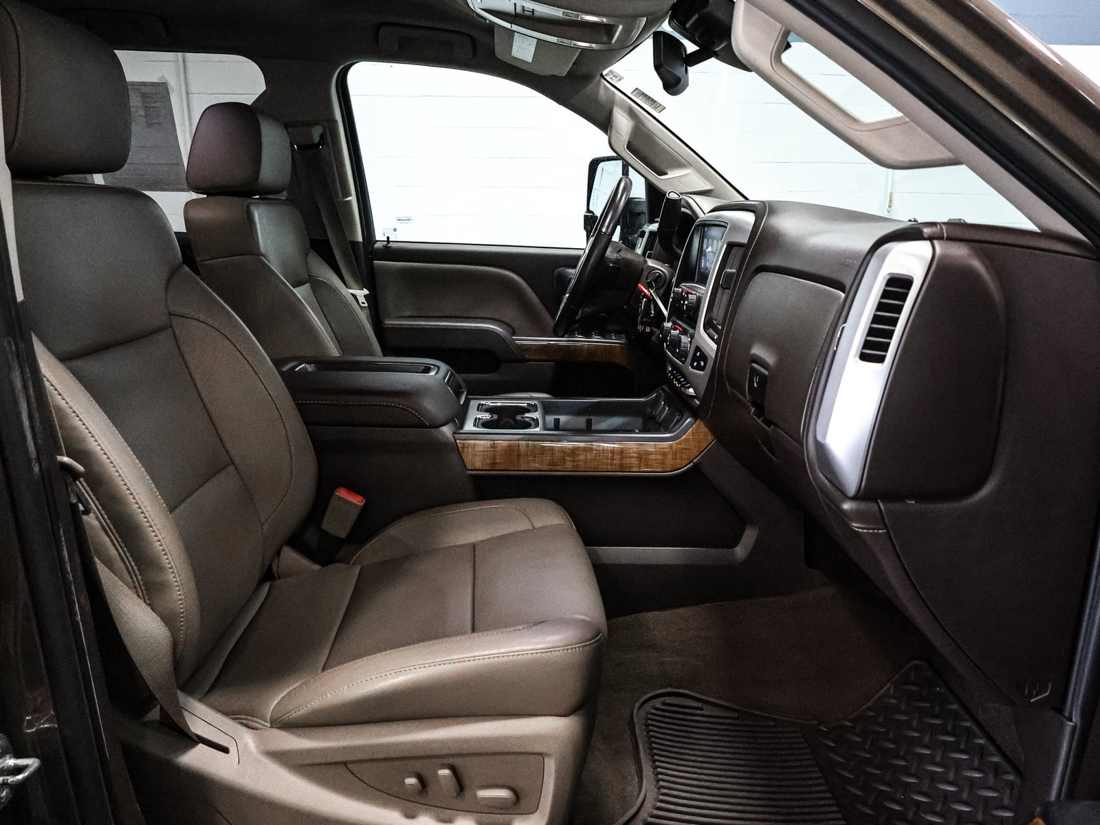 Used 2015 GMC Sierra 3500 SLT w/ Duramax Plus Package AWD/4WD image 24