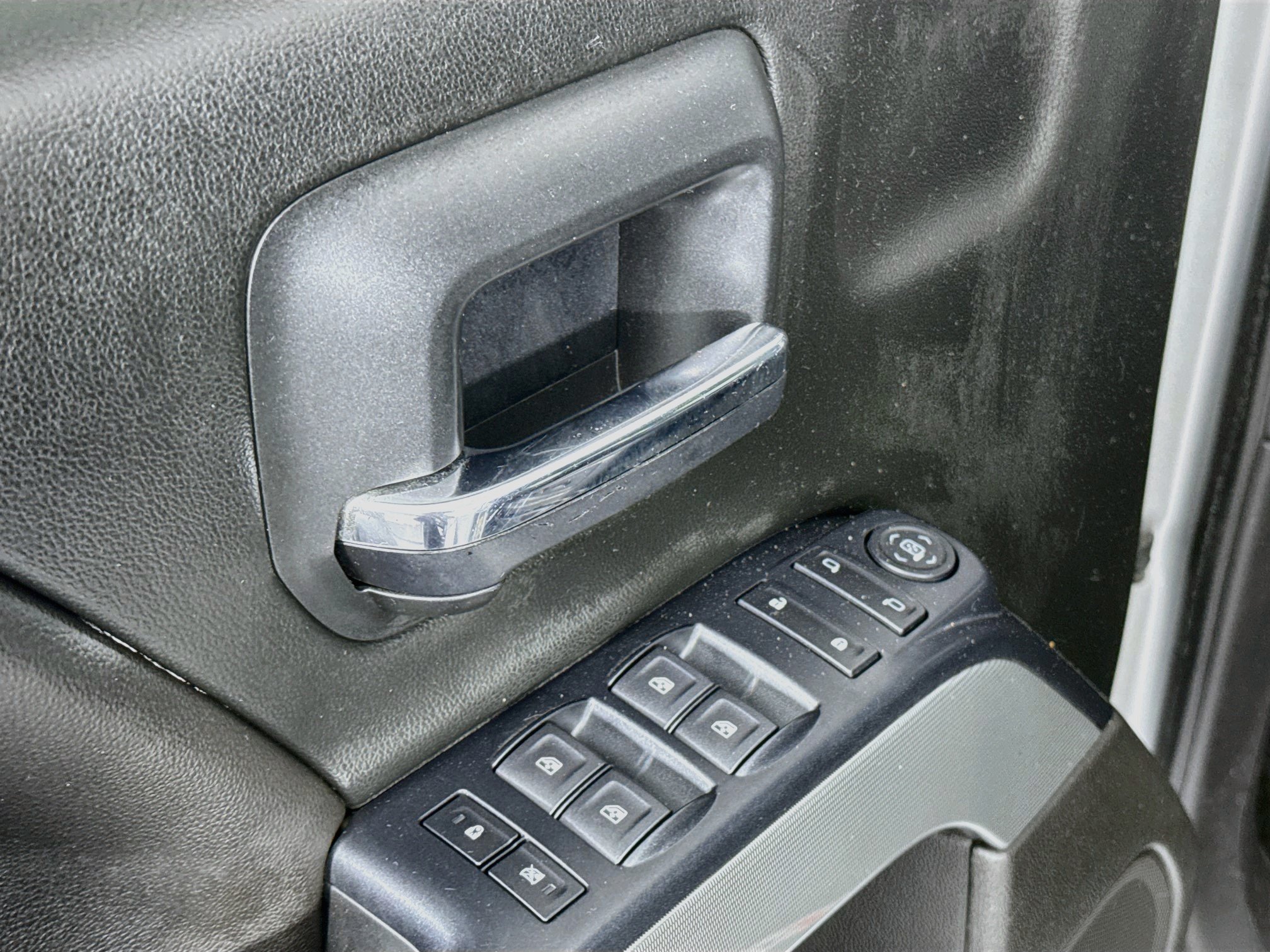 Used 2018 Chevrolet Silverado 1500 LT w/ All Star Edition AWD/4WD image 17