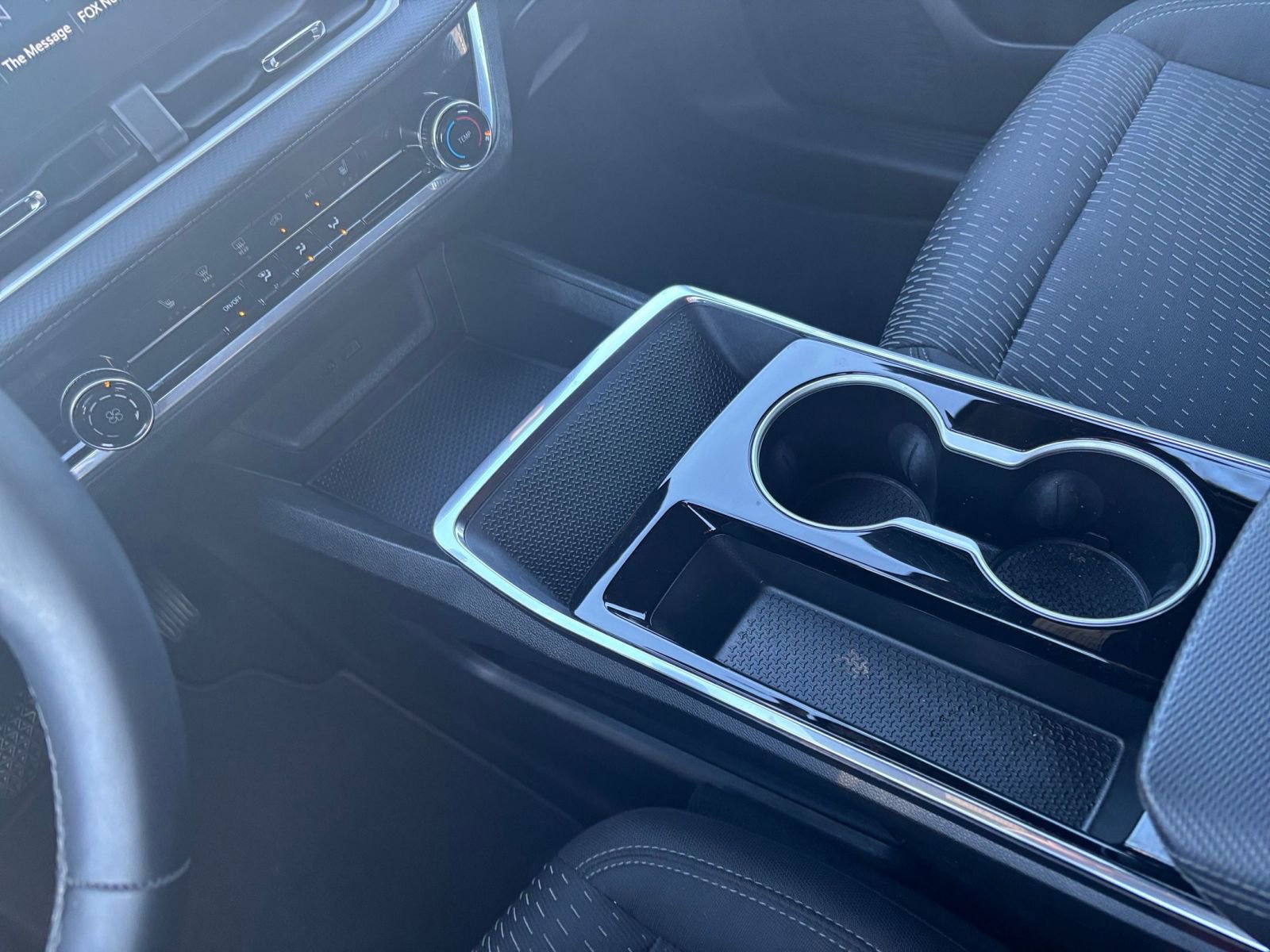 Used 2025 Chevrolet Equinox LT image 40