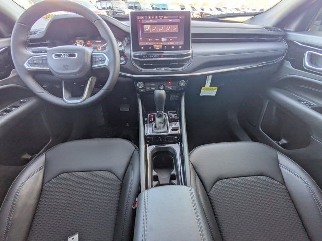 New 2026 Jeep Compass Latitude image 13