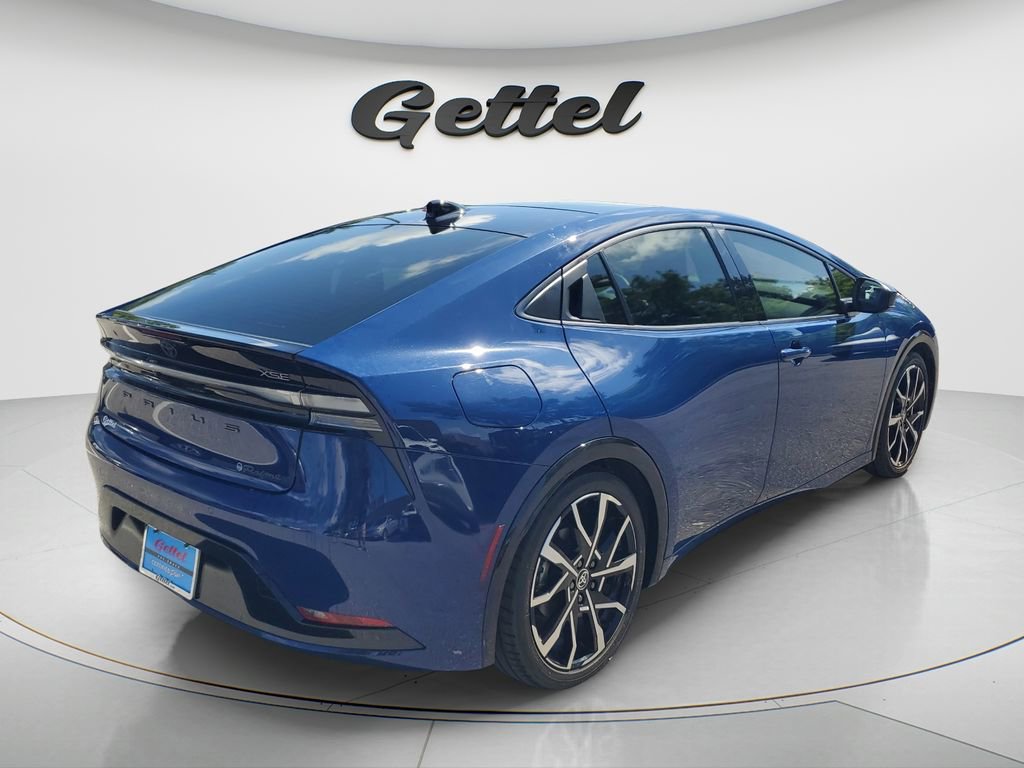 Used 2024 Toyota Prius Prime Premium FWD image 5