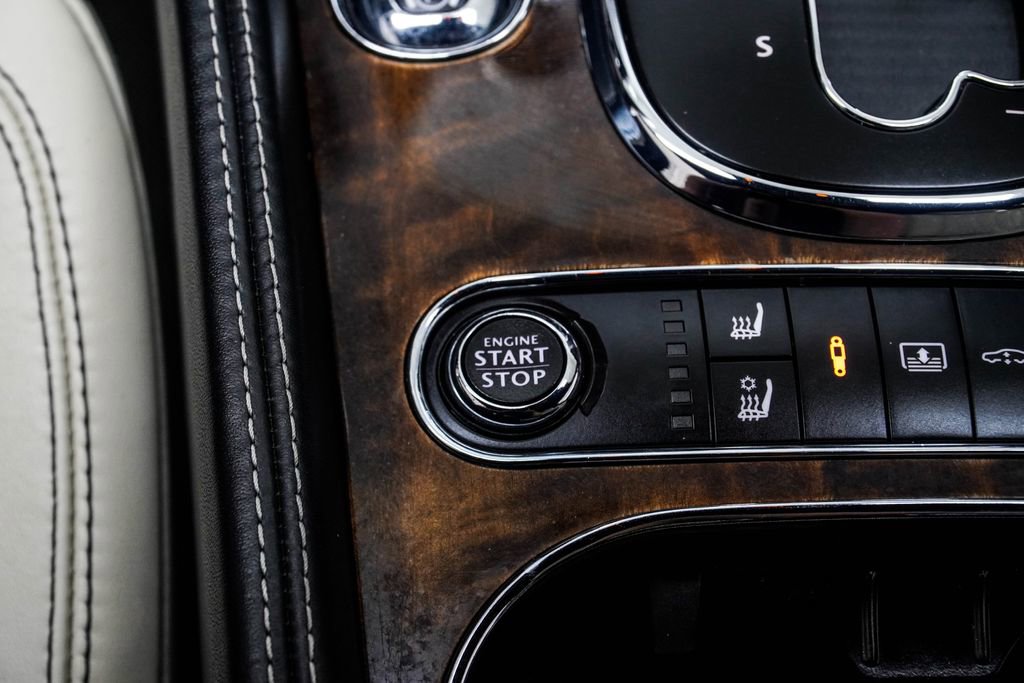 Used 2018 Bentley Flying Spur S V8 AWD/4WD image 24