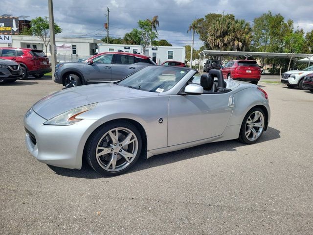 Used 2011 Nissan 370Z Touring w/ Sport Pkg image 8