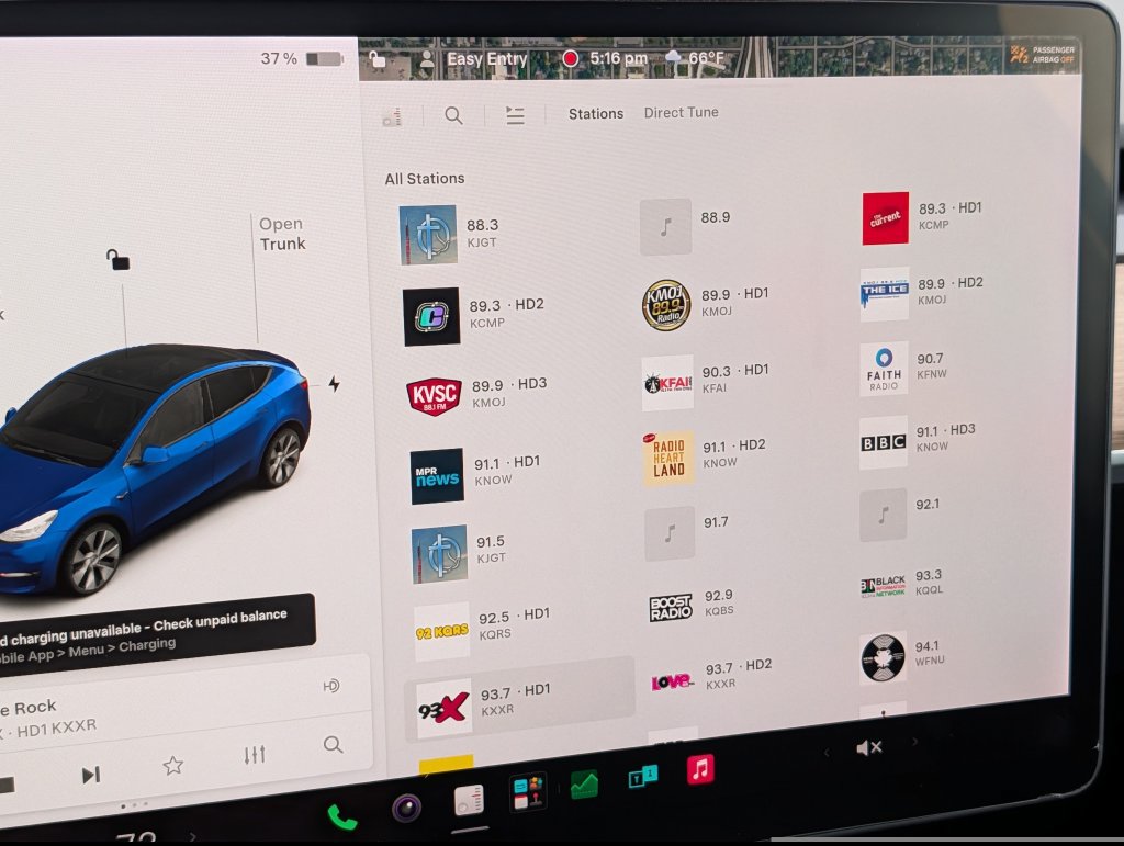 Used 2022 Tesla Model Y Long Range AWD/4WD image 23
