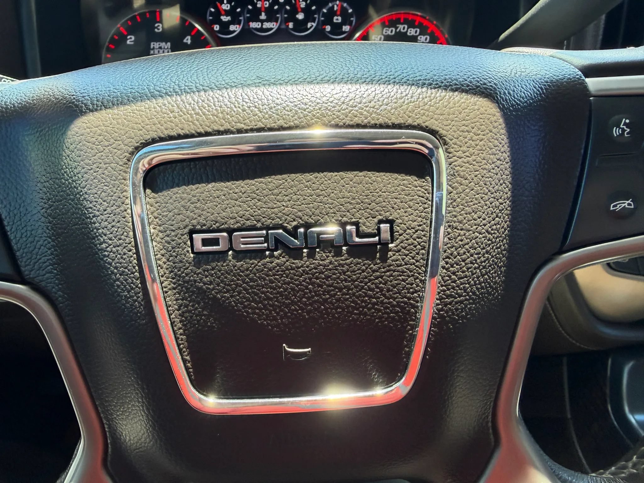 Used 2016 GMC Sierra 1500 Denali w/ Enhanced Driver Alert Package AWD/4WD image 26