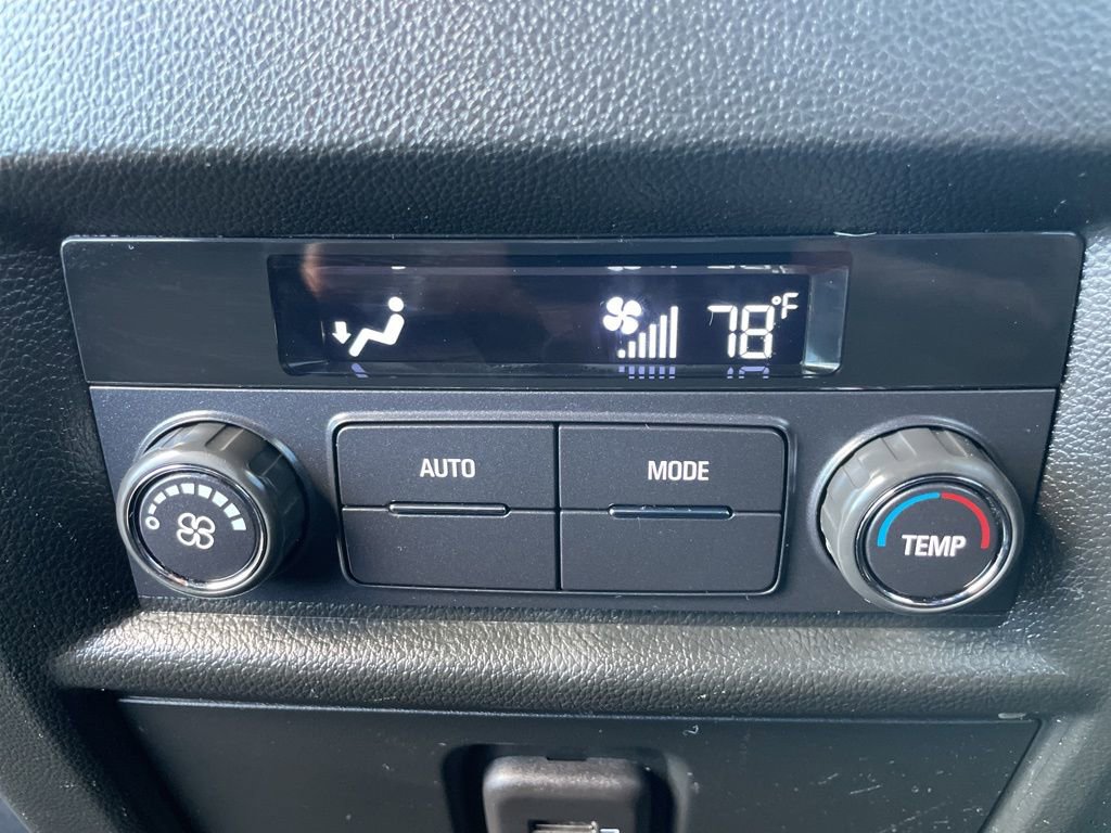 Used 2023 Chevrolet Traverse LT image 33