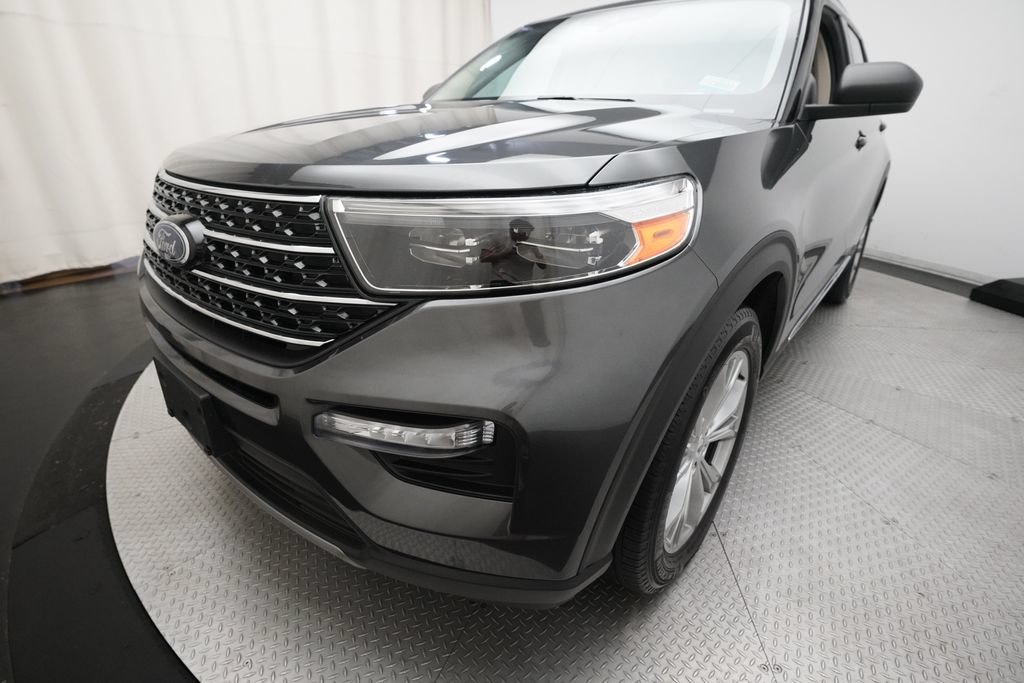 Used 2020 Ford Explorer XLT w/ Equipment Group 202A AWD/4WD image 23