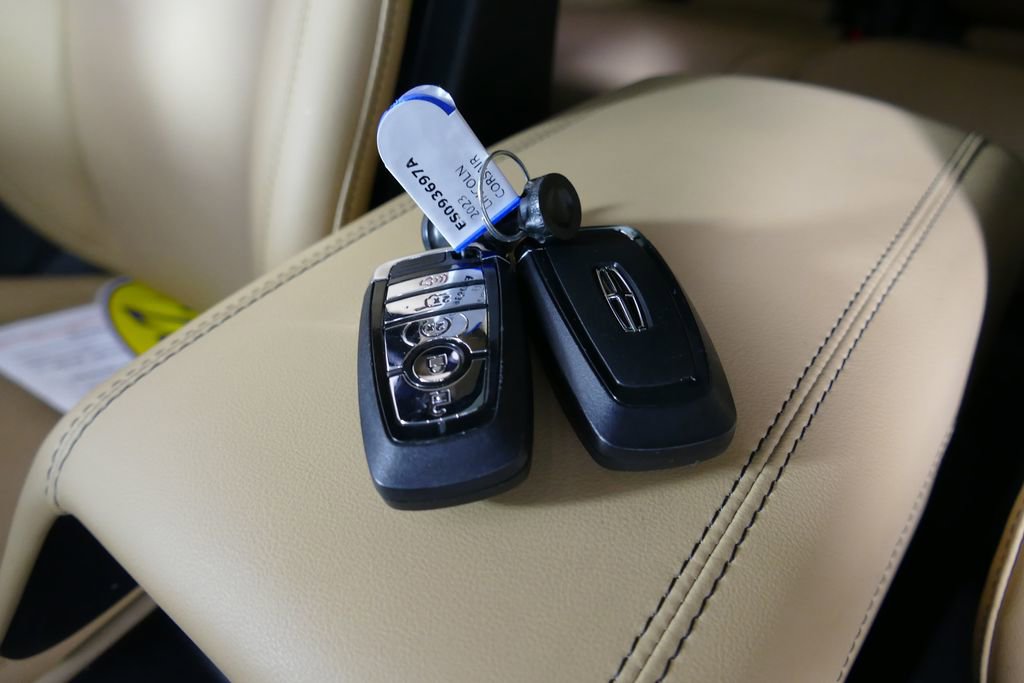 Used 2023 Lincoln Corsair Reserve w/ Equipment Group 201A image 21