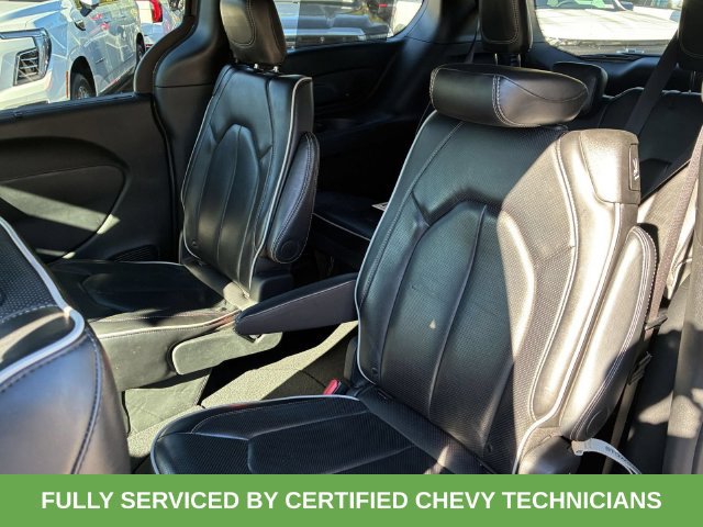 Used 2025 Chrysler Pacifica Limited FWD image 36