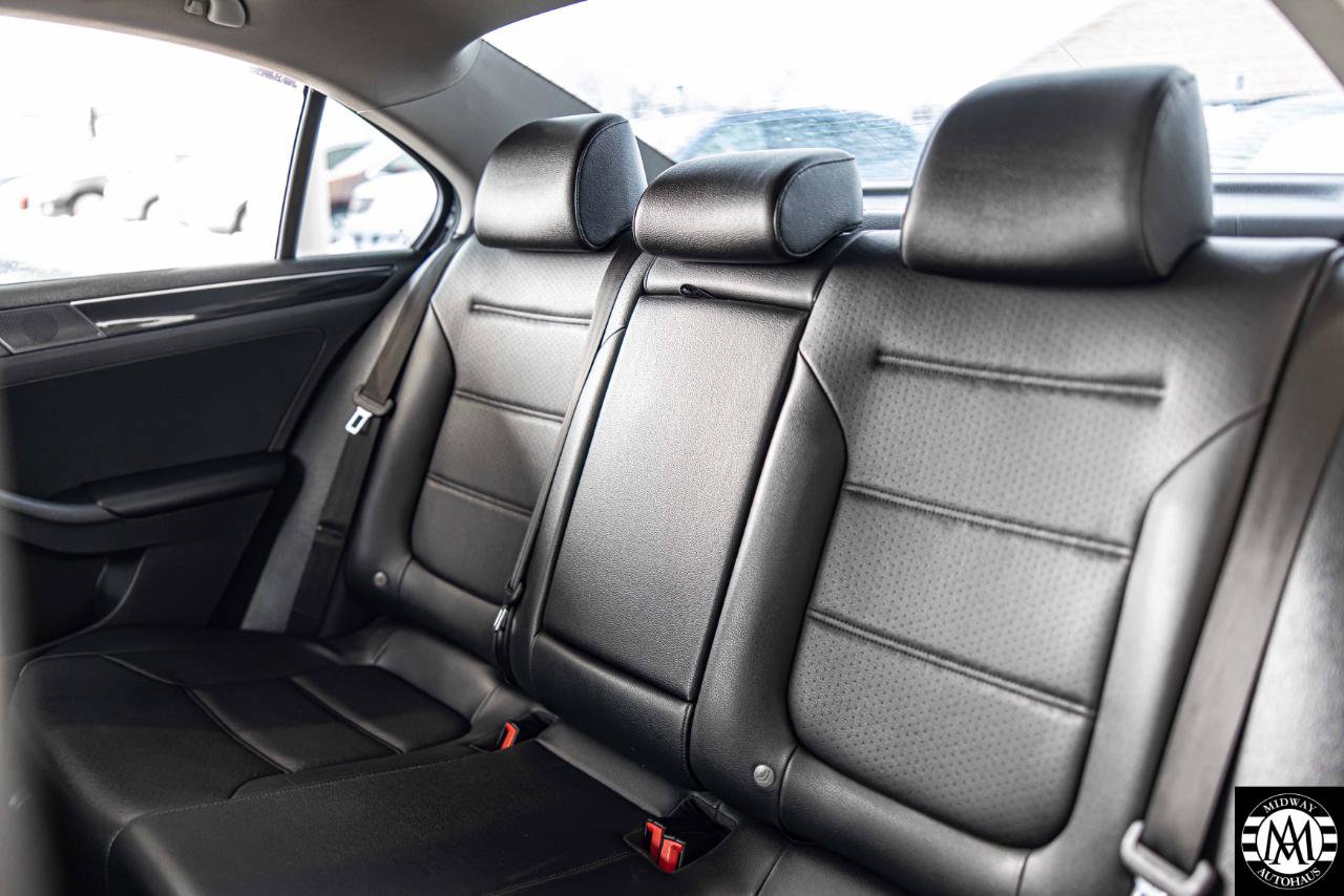 Used 2015 Volkswagen Jetta TDI SEL FWD image 32