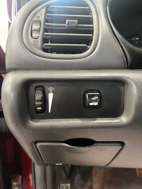 Used 2001 Oldsmobile Intrigue GX w/ Driver Control Pkg image 9