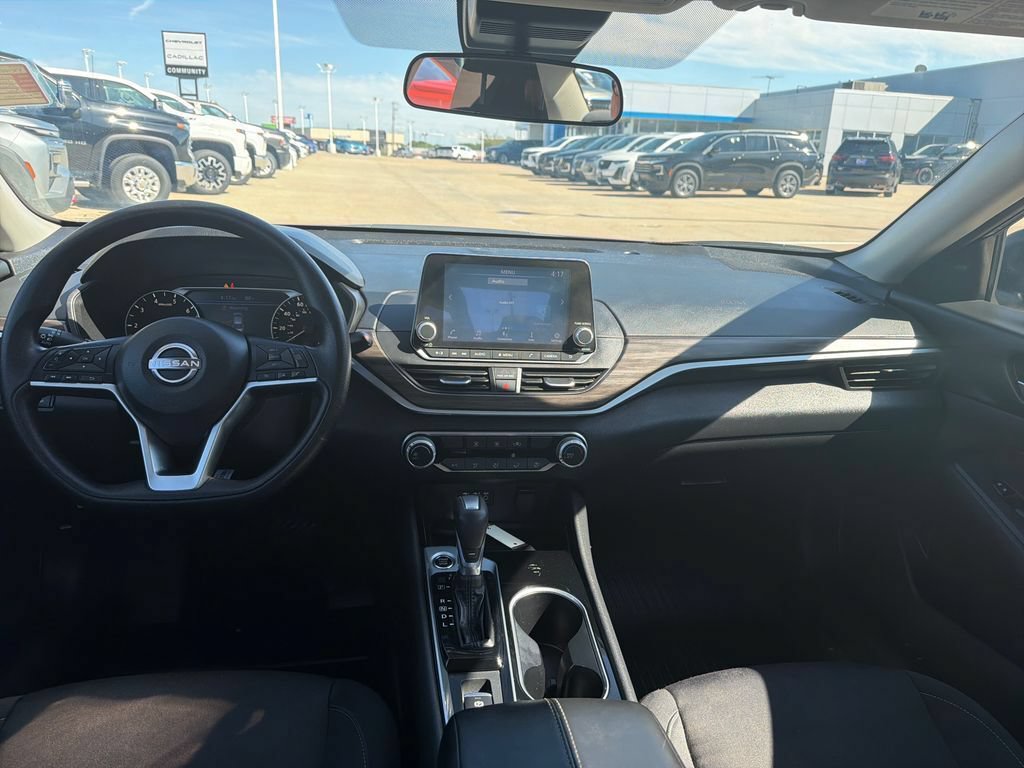 Used 2024 Nissan Altima 2.5 SV AWD/4WD image 12
