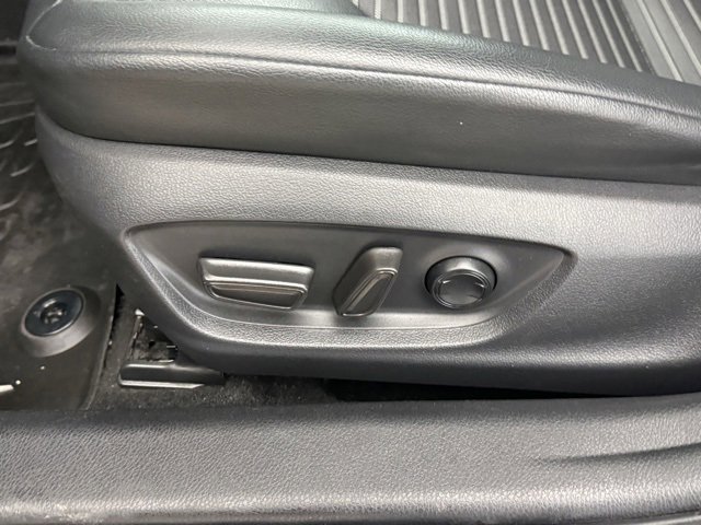 Used 2019 Toyota Camry SE image 25