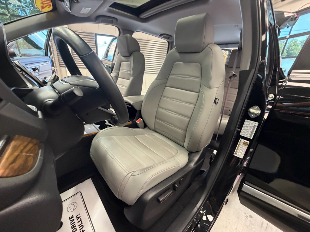 Used 2020 Honda CR-V Touring image 7