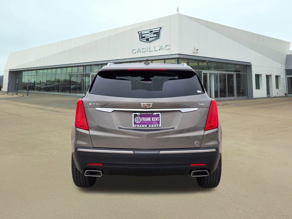 Used 2018 Cadillac XT5 Luxury w/ Driver Awareness Package image 5