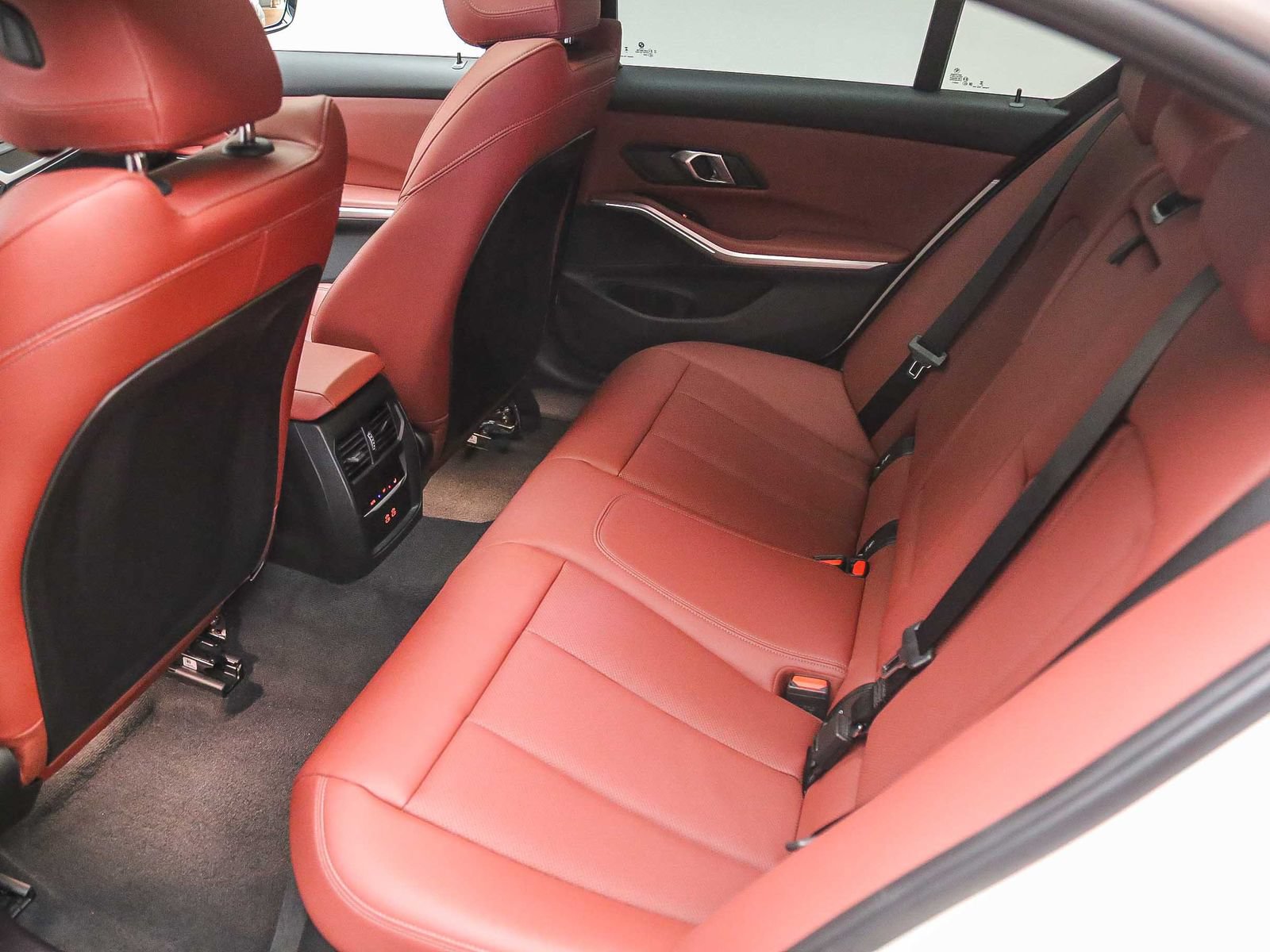 Used 2024 BMW 330i Sedan w/ Convenience Package RWD image 20