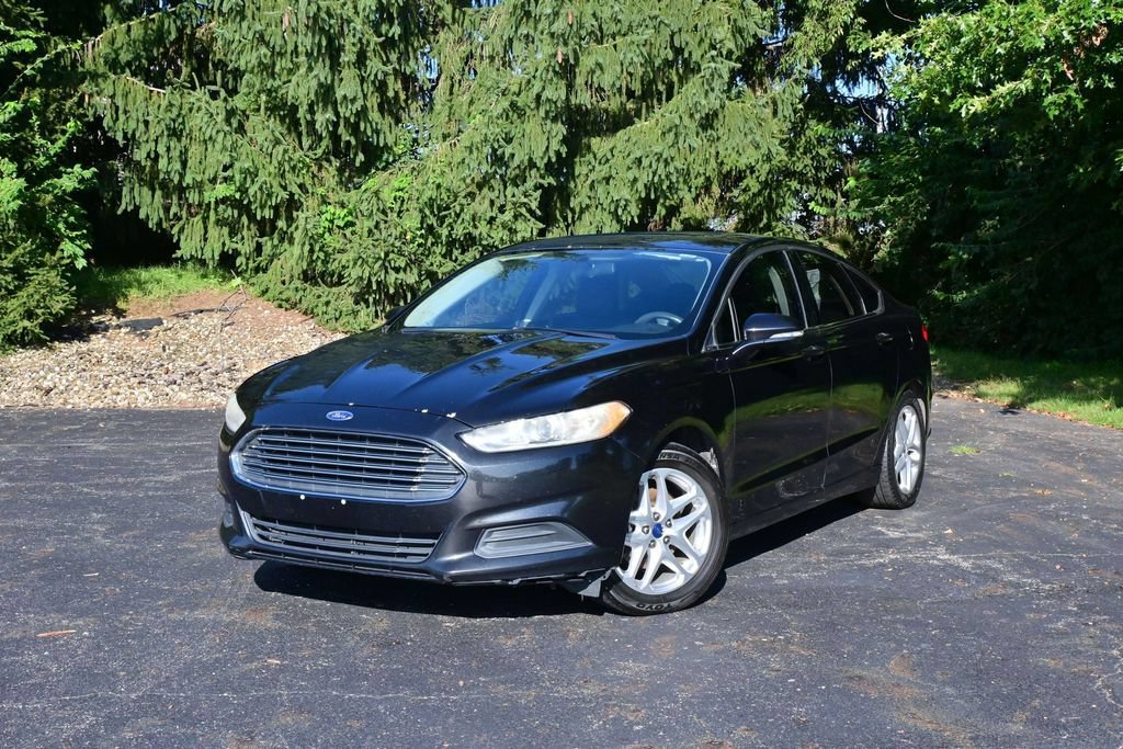 Used 2013 Ford Fusion SE FWD image 1