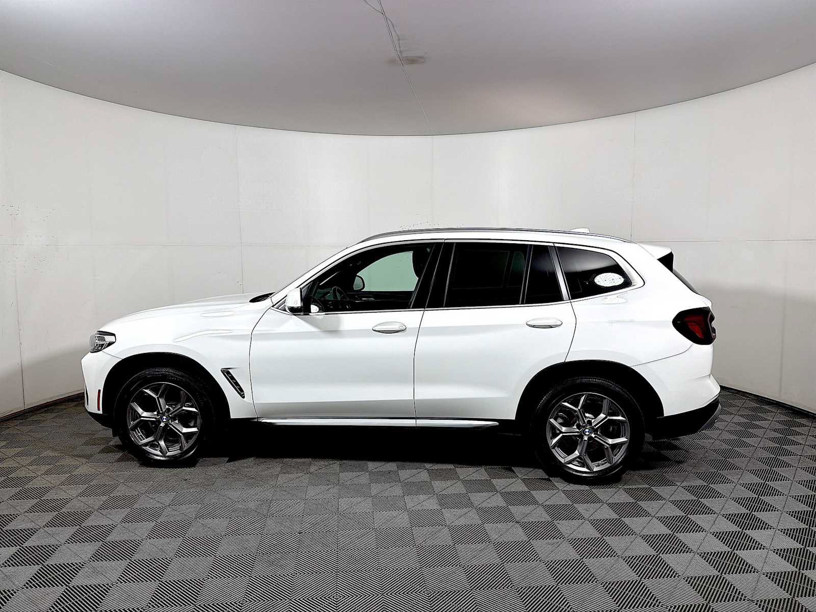 Certified 2023 BMW X3 xDrive30i w/ Premium Package AWD/4WD image 4