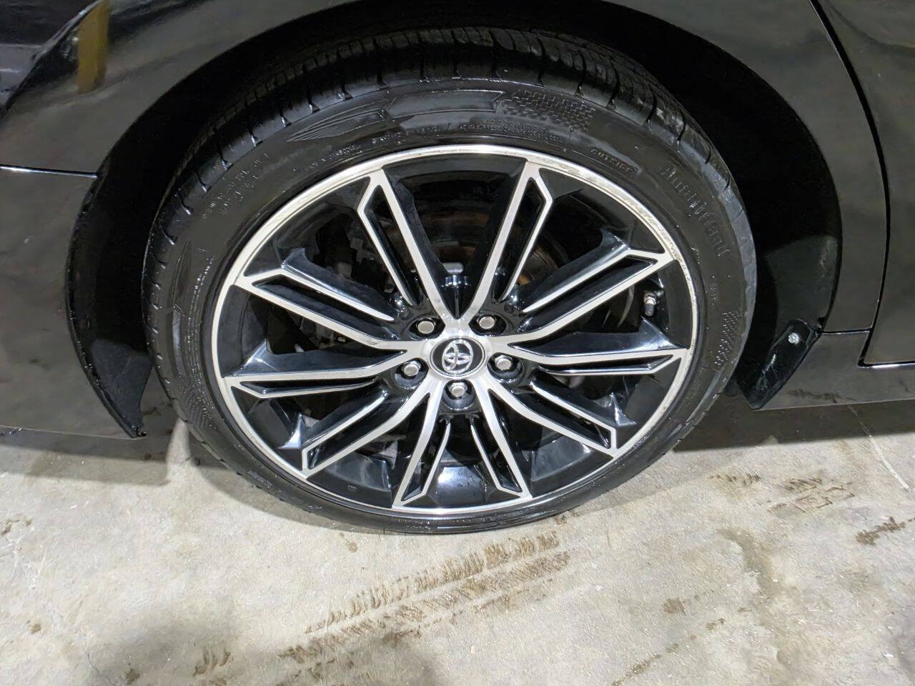 Used 2019 Toyota Avalon XSE w/ All Weather Liner Package FWD image 20