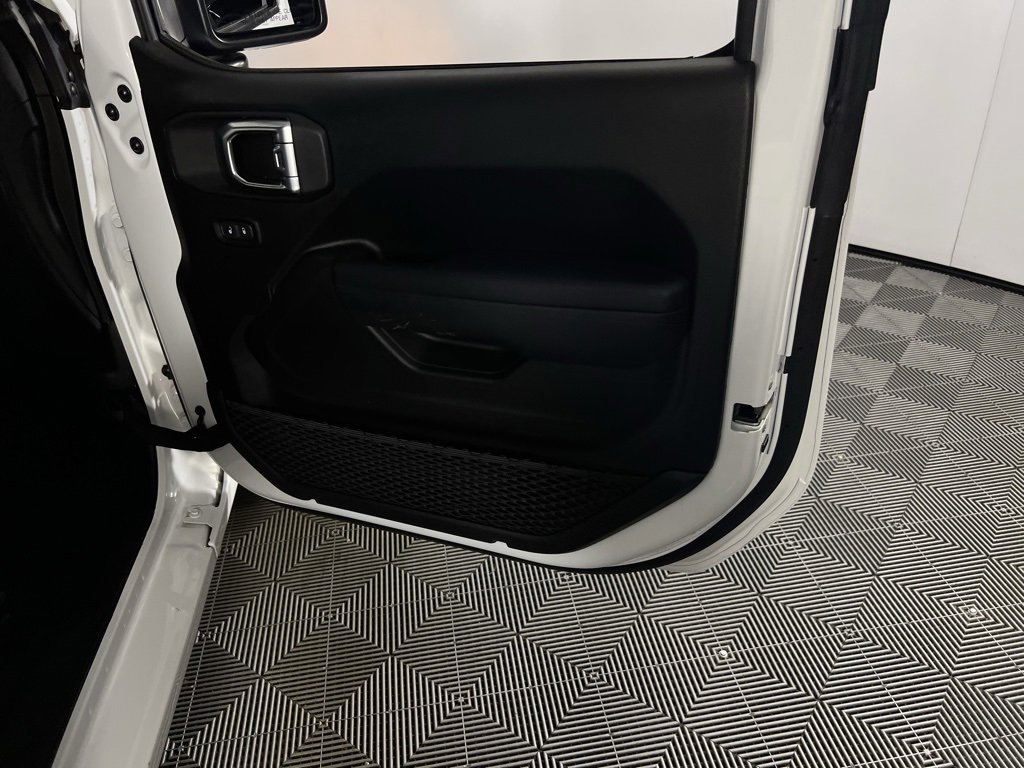 Certified 2024 Jeep Gladiator Sport image 33