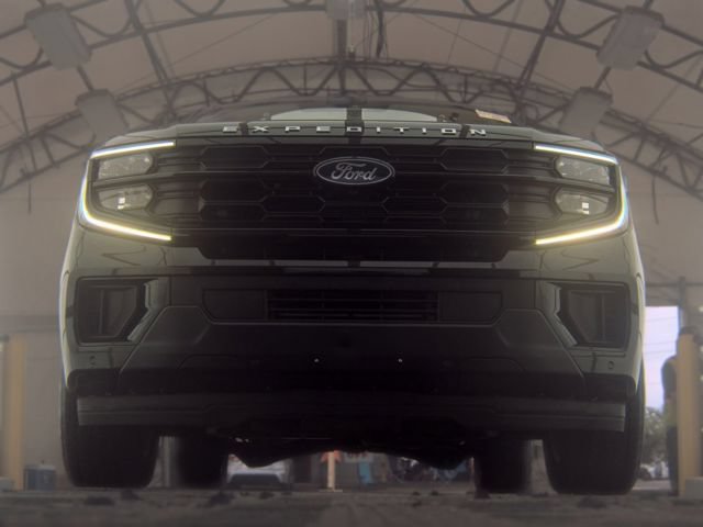 Used 2025 Ford Expedition Active AWD/4WD image 6