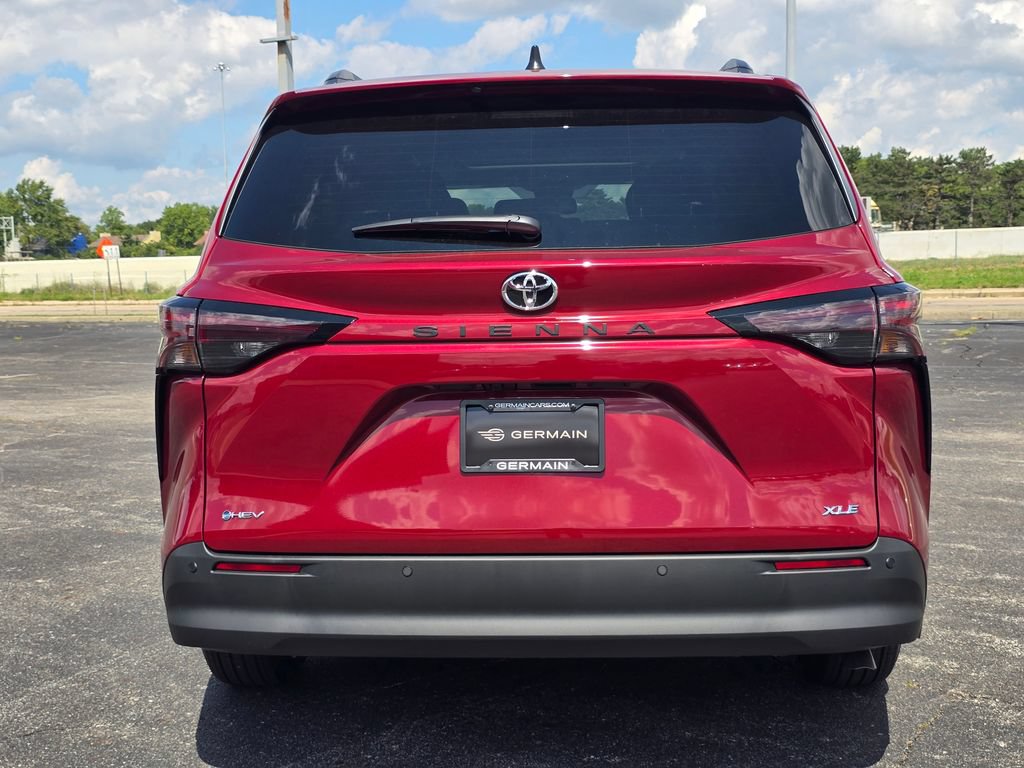New 2026 Toyota Sienna XLE FWD image 15