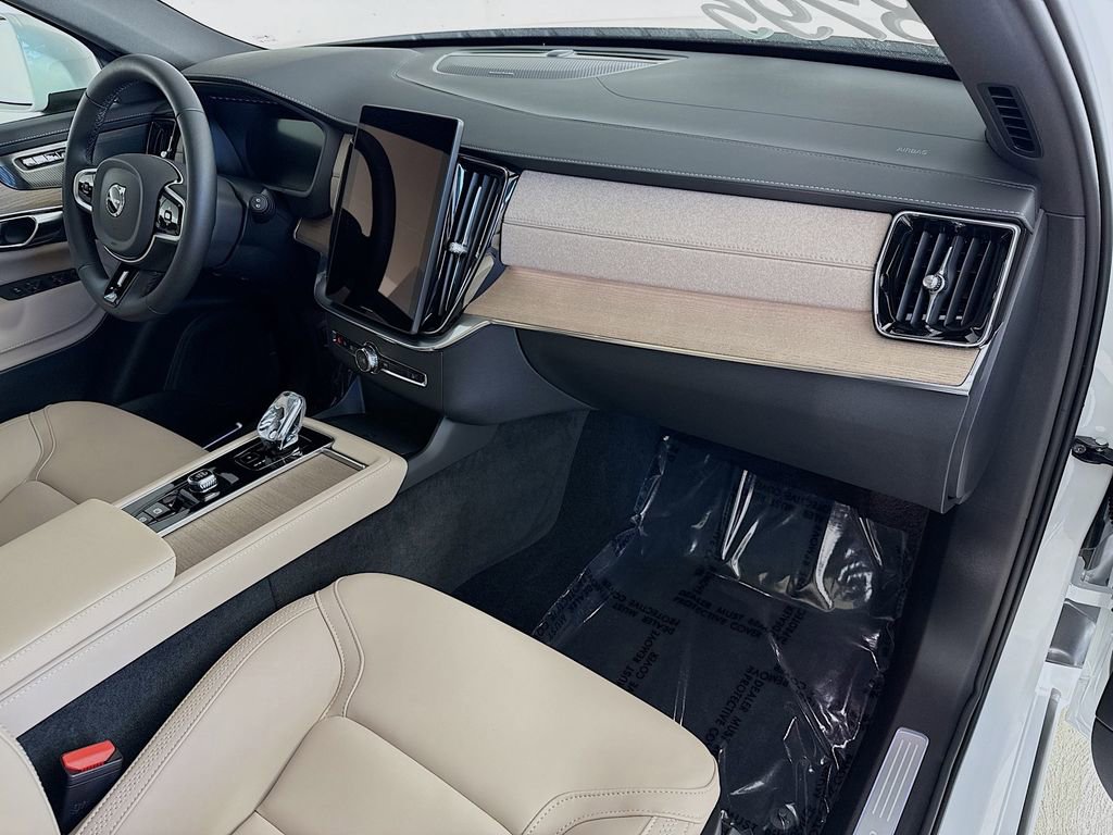 Certified 2026 Volvo XC90 B6 Plus w/ Protection Package Premier image 31